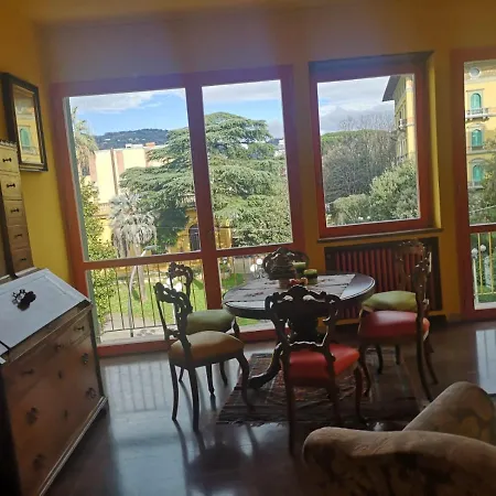 Benvenuti A Casa Incerpi Lägenhet *