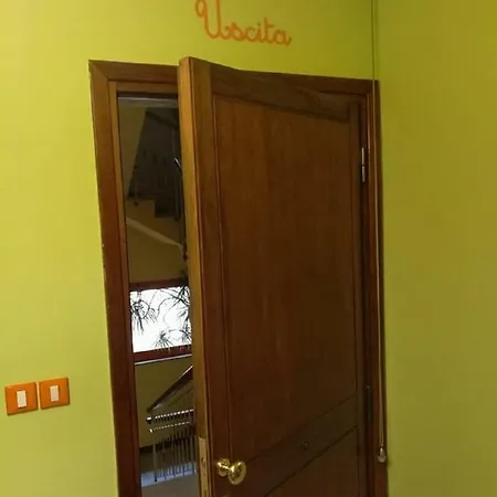 Benvenuti A Casa Incerpi Lägenhet *